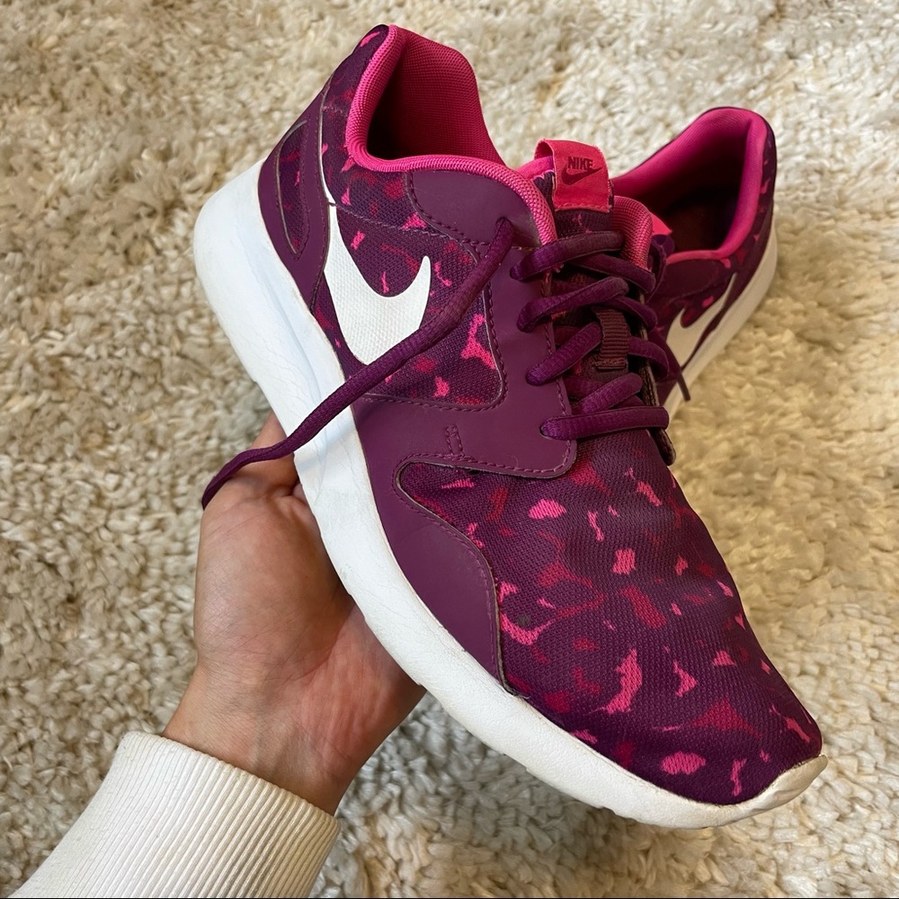 Pink Camo Nike Roshe